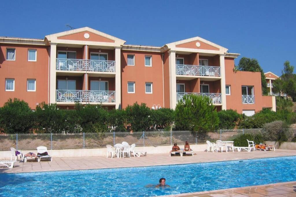 Appartement T2 dans résidence avec piscine et tennis Saint-Raphaël Exterior foto